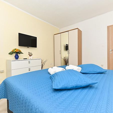 Apartmani Dolores Kaštela エクステリア 写真